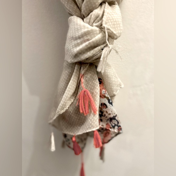 🌶️ Tassel Floral Print Scarf. - Picture 2 of 3